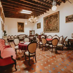 La Casa Del Pintor Pensión Carmona (Seville)